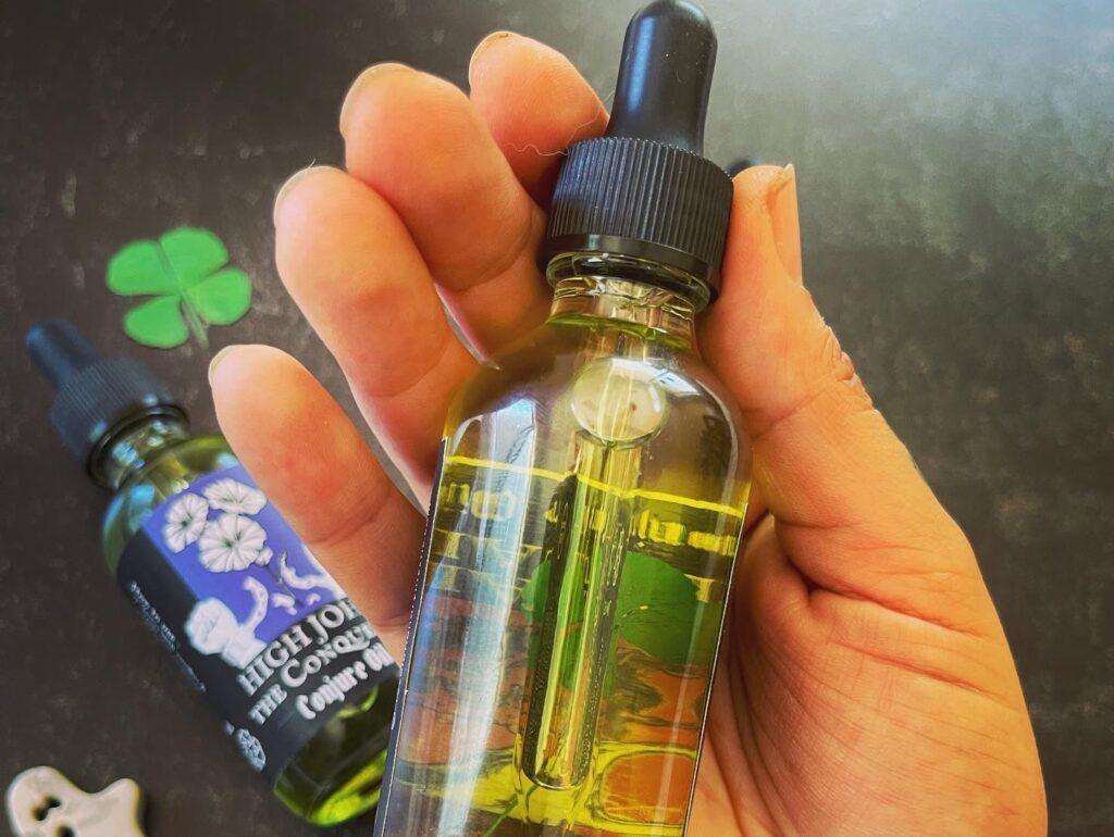 Lucky Hand Conjure Oil - Revolutionary Mystic